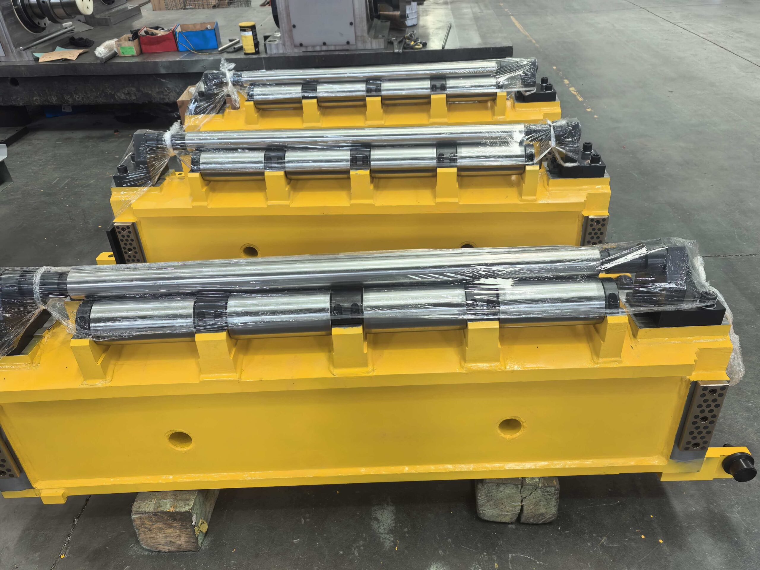 roll cassettes for scale breaker
